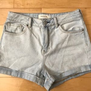 Light wash Pacsun Mom short